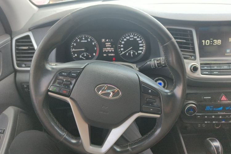 Used Hyundai Tucson 2018 1.6T Dual-Clutch Two-Wheel Drive 15th Anniversary Special Edition Steering Wheel