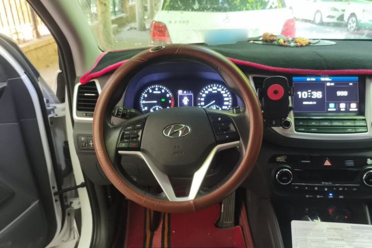 Used Hyundai Tucson 2018 1.6T Dual-Clutch Two-Wheel Drive 15th Anniversary Special Edition Steering Wheel