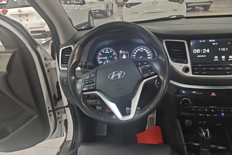 Used Hyundai Tucson 2018 1.6T Dual-Clutch Two-Wheel Drive 15th Anniversary Special Edition Steering Wheel