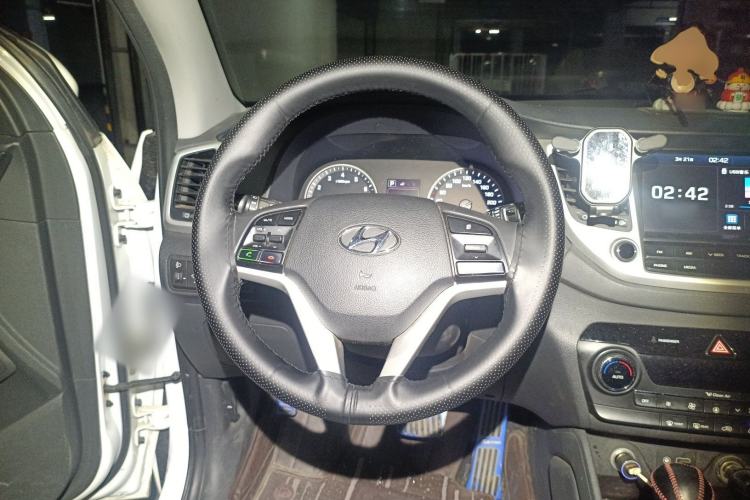 Used Hyundai Tucson 2018 1.6T Dual-Clutch Two-Wheel Drive 15th Anniversary Special Edition Steering Wheel