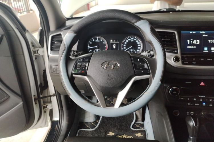 Used Hyundai Tucson 2018 1.6T Dual-Clutch Two-Wheel Drive 15th Anniversary Special Edition Steering Wheel
