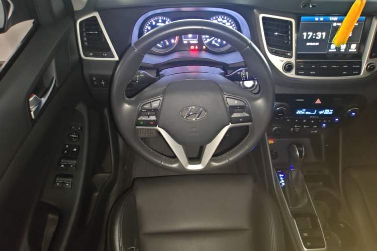 Used Hyundai Tucson 2018 1.6T Dual-Clutch Two-Wheel Drive 15th Anniversary Special Edition Steering Wheel