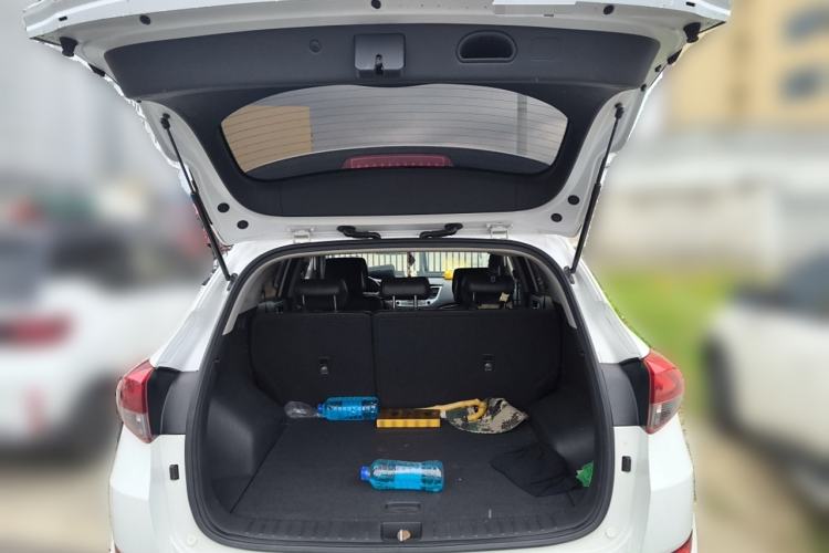 Used Hyundai Tucson 2018 1.6T Dual-Clutch Two-Wheel Drive 15th Anniversary Special Edition Trunk