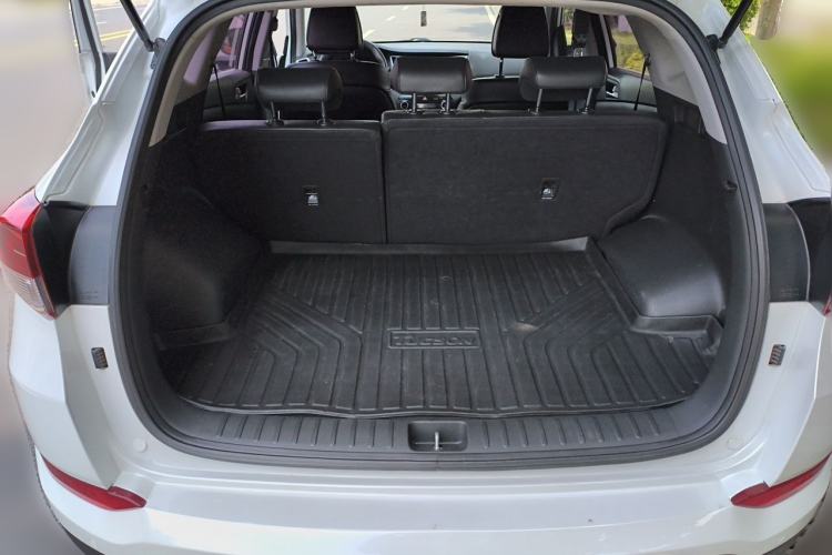 Used Hyundai Tucson 2018 1.6T Dual-Clutch Two-Wheel Drive 15th Anniversary Special Edition Trunk