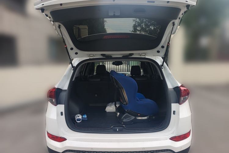 Used Hyundai Tucson 2018 1.6T Dual-Clutch Two-Wheel Drive 15th Anniversary Special Edition Trunk