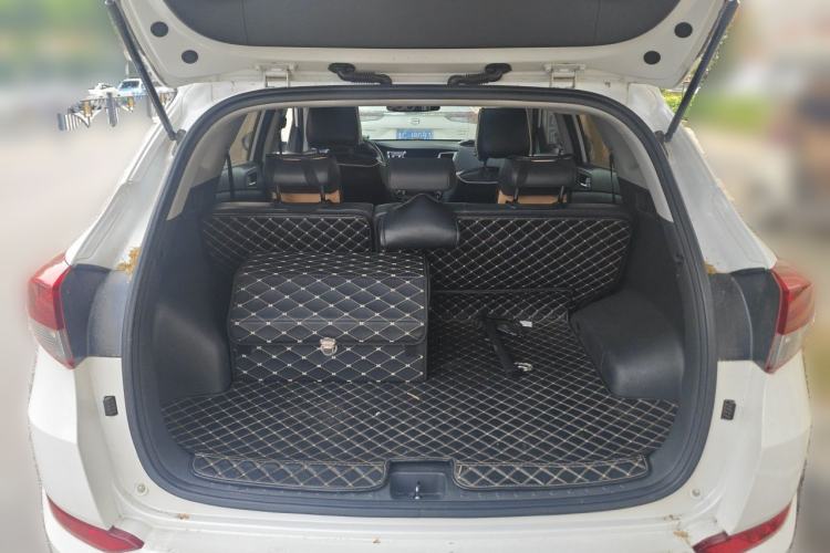 Used Hyundai Tucson 2018 1.6T Dual-Clutch Two-Wheel Drive 15th Anniversary Special Edition Trunk