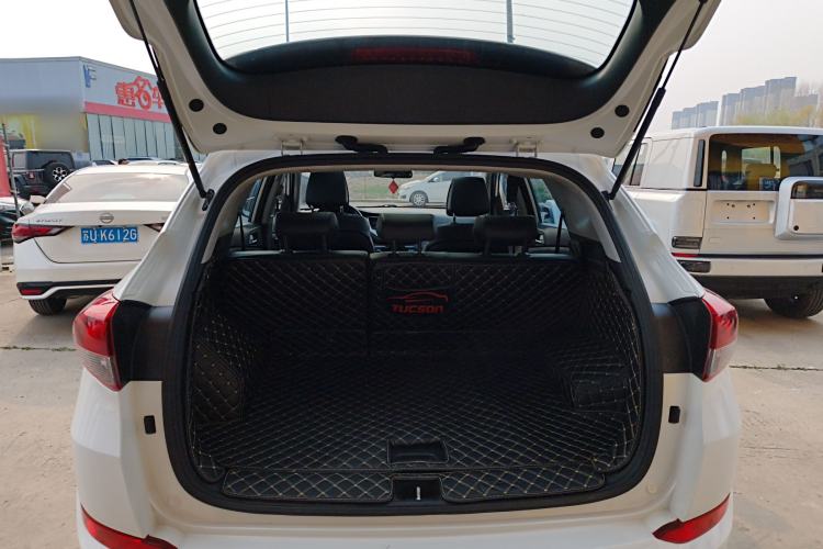 Used Hyundai Tucson 2018 1.6T Dual-Clutch Two-Wheel Drive 15th Anniversary Special Edition Trunk