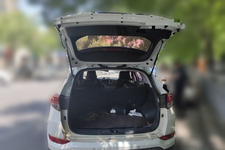 Used Hyundai Tucson 2018 1.6T Dual-Clutch Two-Wheel Drive 15th Anniversary Special Edition Trunk
