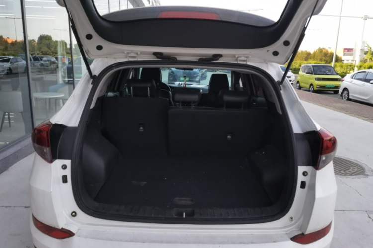 Used Hyundai Tucson 2018 1.6T Dual-Clutch Two-Wheel Drive 15th Anniversary Special Edition Trunk