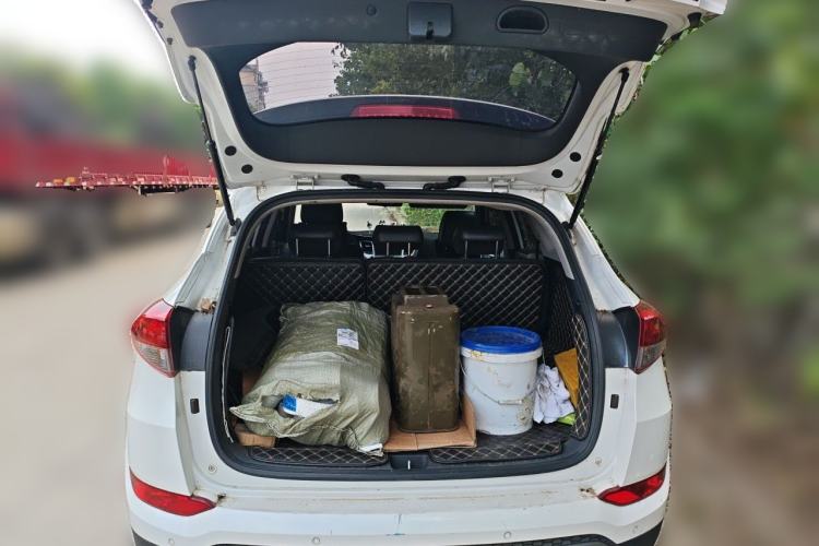 Used Hyundai Tucson 2018 1.6T Dual-Clutch Two-Wheel Drive 15th Anniversary Special Edition Trunk