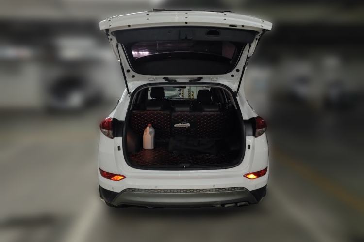 Used Hyundai Tucson 2018 1.6T Dual-Clutch Two-Wheel Drive 15th Anniversary Special Edition Trunk