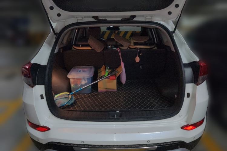 Used Hyundai Tucson 2018 1.6T Dual-Clutch Two-Wheel Drive 15th Anniversary Special Edition Trunk