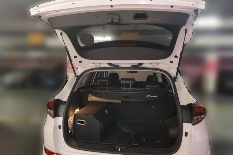 Used Hyundai Tucson 2018 1.6T Dual-Clutch Two-Wheel Drive 15th Anniversary Special Edition Trunk
