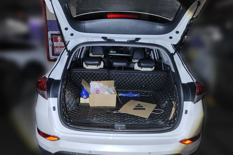 Used Hyundai Tucson 2018 1.6T Dual-Clutch Two-Wheel Drive 15th Anniversary Special Edition Trunk