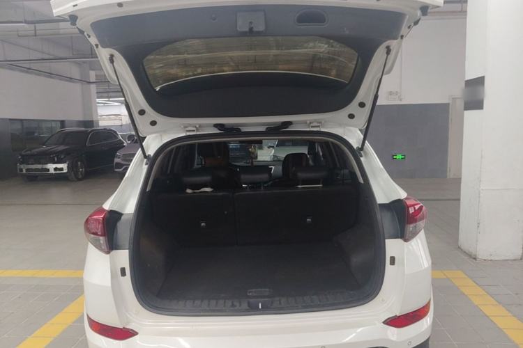 Used Hyundai Tucson 2018 1.6T Dual-Clutch Two-Wheel Drive 15th Anniversary Special Edition Trunk