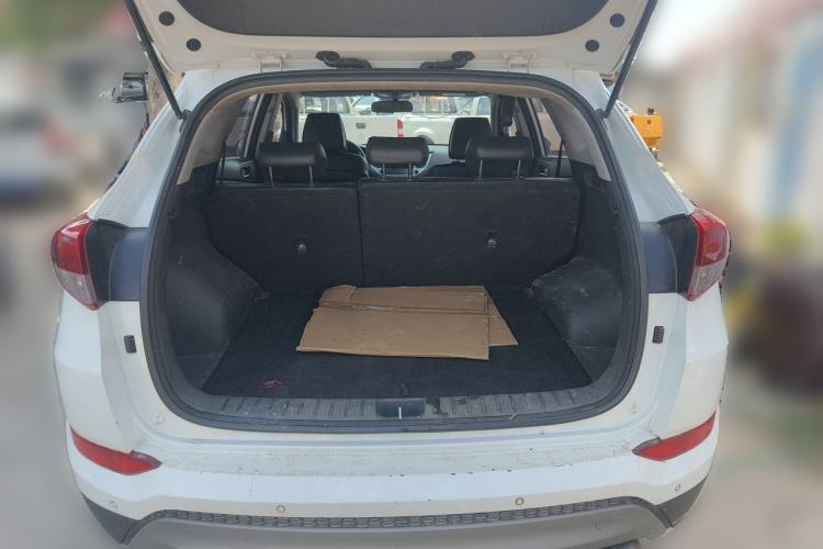 Used Hyundai Tucson 2018 1.6T Dual-Clutch Two-Wheel Drive 15th Anniversary Special Edition Trunk