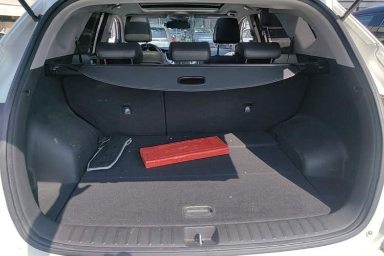 Used Hyundai Tucson 2018 1.6T Dual-Clutch Two-Wheel Drive 15th Anniversary Special Edition Trunk