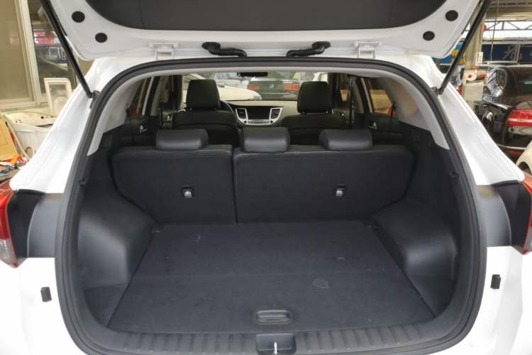 Used Hyundai Tucson 2018 1.6T Dual-Clutch Two-Wheel Drive 15th Anniversary Special Edition Trunk