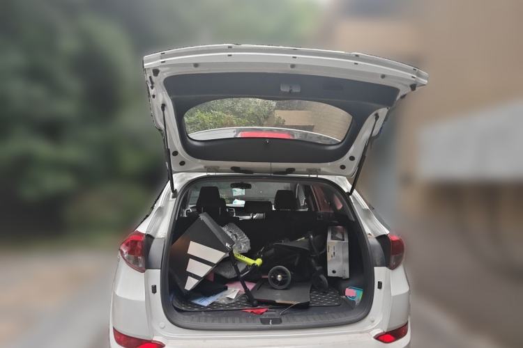 Used Hyundai Tucson 2018 1.6T Dual-Clutch Two-Wheel Drive 15th Anniversary Special Edition Trunk