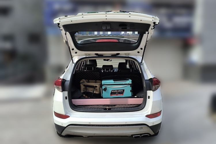 Used Hyundai Tucson 2018 1.6T Dual-Clutch Two-Wheel Drive 15th Anniversary Special Edition Trunk