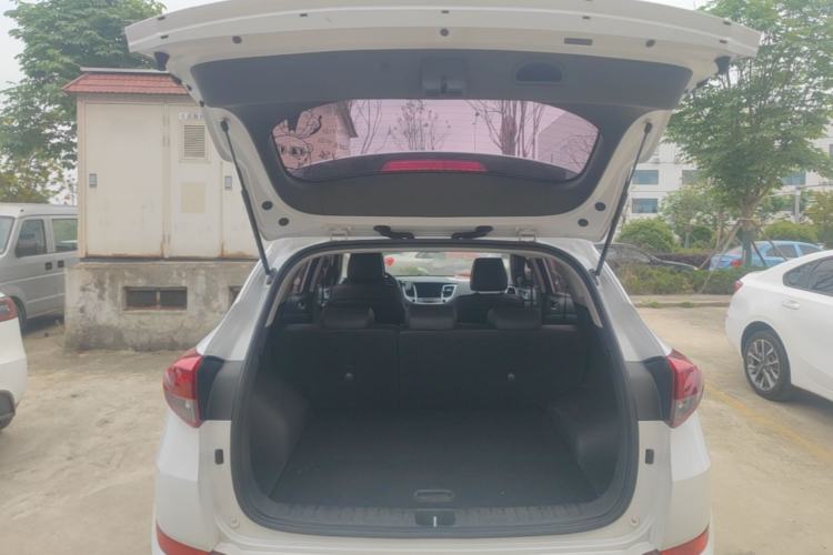 Used Hyundai Tucson 2018 1.6T Dual-Clutch Two-Wheel Drive 15th Anniversary Special Edition Trunk