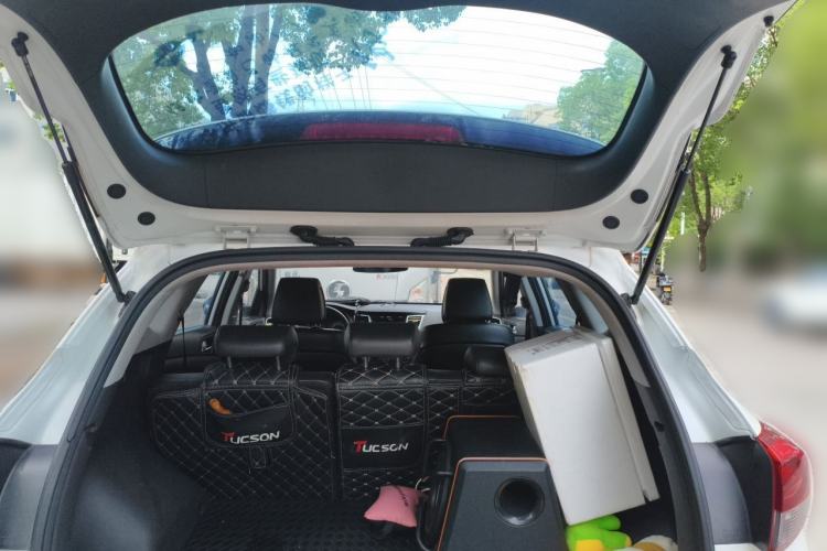 Used Hyundai Tucson 2018 1.6T Dual-Clutch Two-Wheel Drive 15th Anniversary Special Edition Trunk