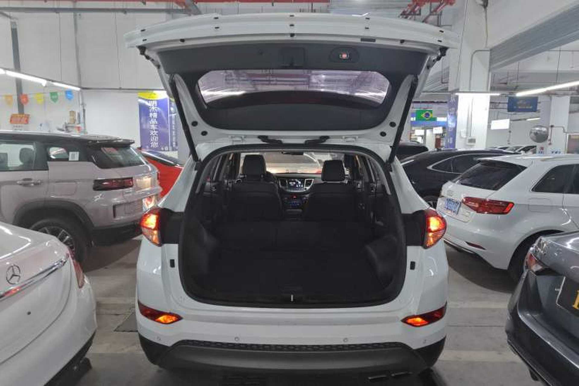 Used Hyundai Tucson 2018 1.6T Dual-Clutch Two-Wheel Drive 15th Anniversary Special Edition Trunk