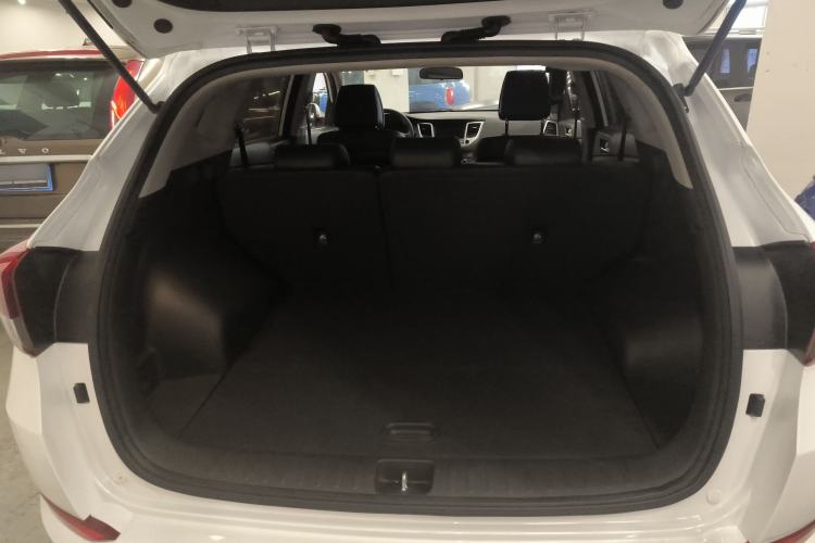 Used Hyundai Tucson 2018 1.6T Dual-Clutch Two-Wheel Drive 15th Anniversary Special Edition Trunk
