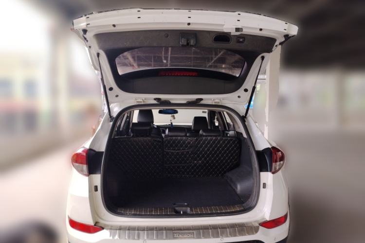 Used Hyundai Tucson 2018 1.6T Dual-Clutch Two-Wheel Drive 15th Anniversary Special Edition Trunk