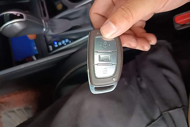 Used Hyundai Tucson 2018 1.6T Dual-Clutch Two-Wheel Drive 15th Anniversary Special Edition Vehicle Key