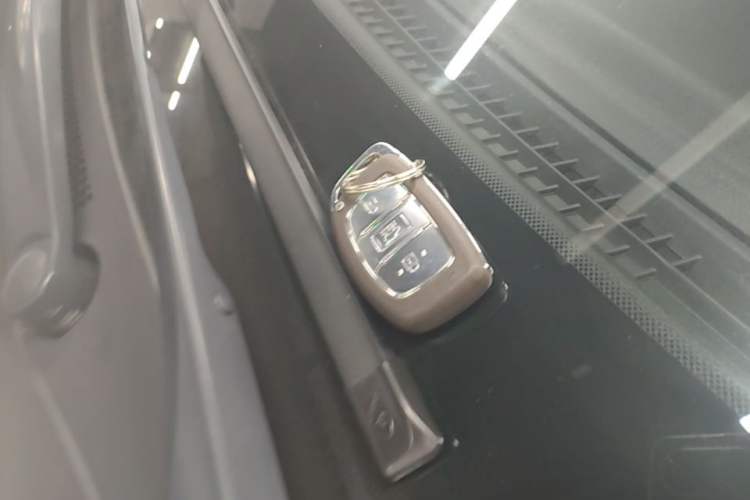 Used Hyundai Tucson 2018 1.6T Dual-Clutch Two-Wheel Drive 15th Anniversary Special Edition Vehicle Key