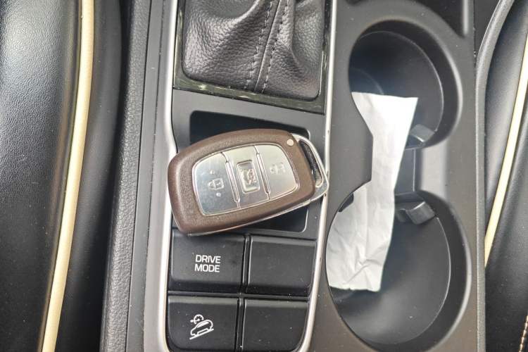 Used Hyundai Tucson 2018 1.6T Dual-Clutch Two-Wheel Drive 15th Anniversary Special Edition Vehicle Key