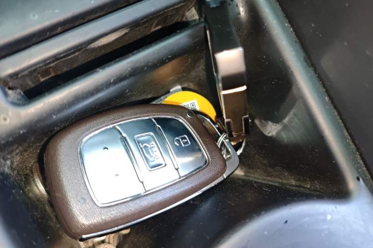 Used Hyundai Tucson 2018 1.6T Dual-Clutch Two-Wheel Drive 15th Anniversary Special Edition Vehicle Key