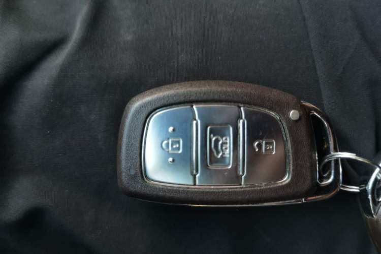 Used Hyundai Tucson 2018 1.6T Dual-Clutch Two-Wheel Drive 15th Anniversary Special Edition Vehicle Key