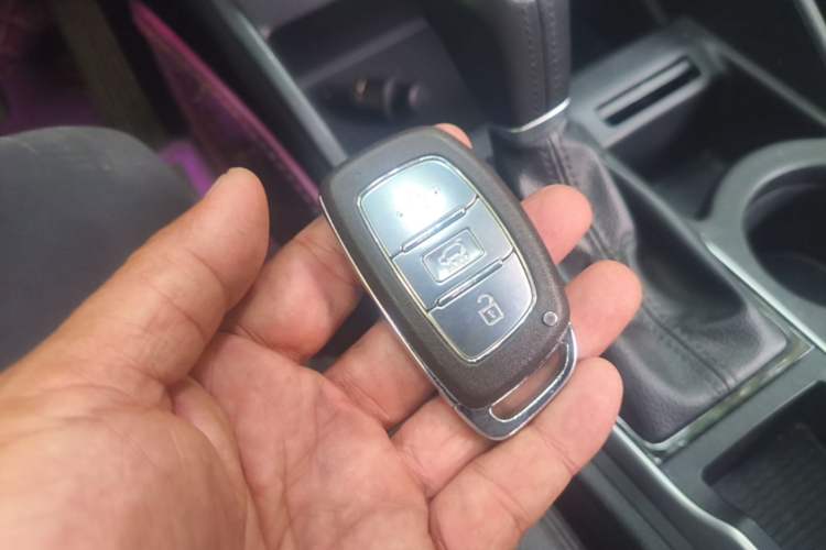 Used Hyundai Tucson 2018 1.6T Dual-Clutch Two-Wheel Drive 15th Anniversary Special Edition Vehicle Key