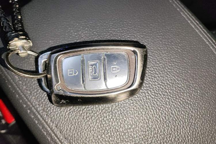 Used Hyundai Tucson 2018 1.6T Dual-Clutch Two-Wheel Drive 15th Anniversary Special Edition Vehicle Key
