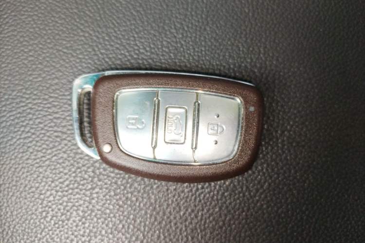 Used Hyundai Tucson 2018 1.6T Dual-Clutch Two-Wheel Drive 15th Anniversary Special Edition Vehicle Key