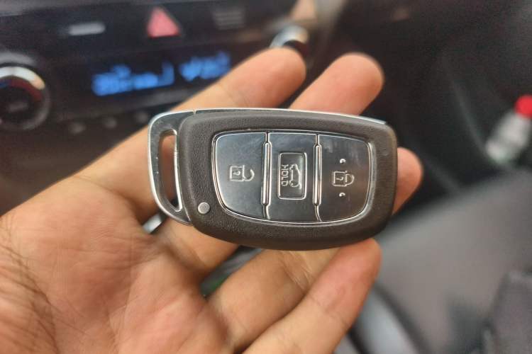 Used Hyundai Tucson 2018 1.6T Dual-Clutch Two-Wheel Drive 15th Anniversary Special Edition Vehicle Key