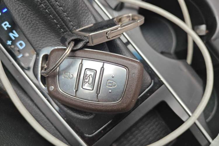 Used Hyundai Tucson 2018 1.6T Dual-Clutch Two-Wheel Drive 15th Anniversary Special Edition Vehicle Key