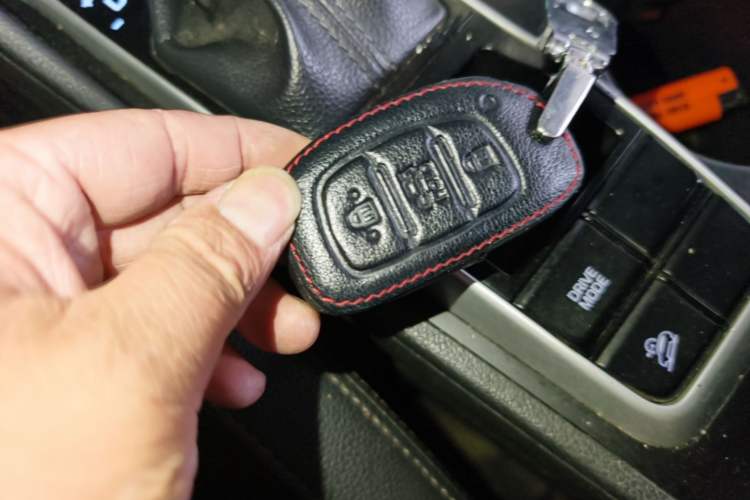 Used Hyundai Tucson 2018 1.6T Dual-Clutch Two-Wheel Drive 15th Anniversary Special Edition Vehicle Key