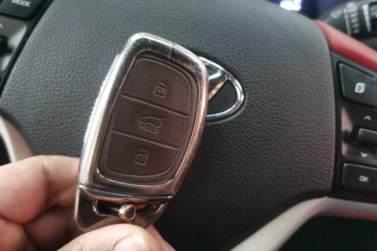 Used Hyundai Tucson 2018 1.6T Dual-Clutch Two-Wheel Drive 15th Anniversary Special Edition Vehicle Key