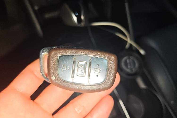 Used Hyundai Tucson 2018 1.6T Dual-Clutch Two-Wheel Drive 15th Anniversary Special Edition Vehicle Key