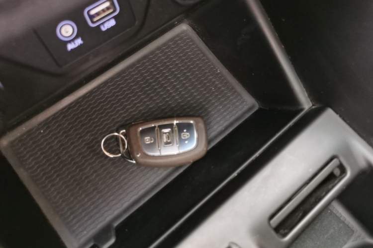 Used Hyundai Tucson 2018 1.6T Dual-Clutch Two-Wheel Drive 15th Anniversary Special Edition Vehicle Key