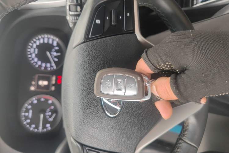 Used Hyundai Tucson 2018 1.6T Dual-Clutch Two-Wheel Drive 15th Anniversary Special Edition Vehicle Key