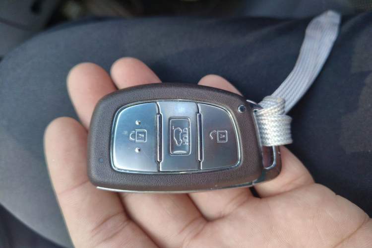 Used Hyundai Tucson 2018 1.6T Dual-Clutch Two-Wheel Drive 15th Anniversary Special Edition Vehicle Key