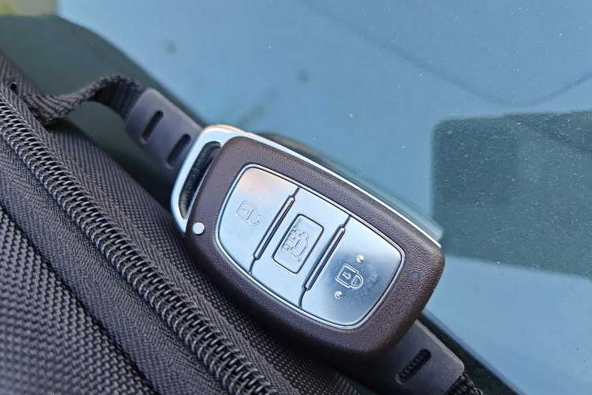 Used Hyundai Tucson 2018 1.6T Dual-Clutch Two-Wheel Drive 15th Anniversary Special Edition Vehicle Key