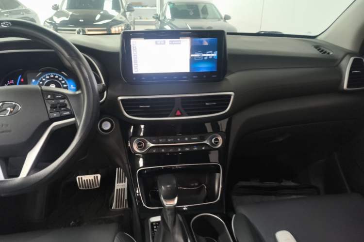 Used Hyundai Tucson 2019 280TGDi Dual-Clutch Two-Wheel Drive Smart Connect Version China VI Audio And AC Panel