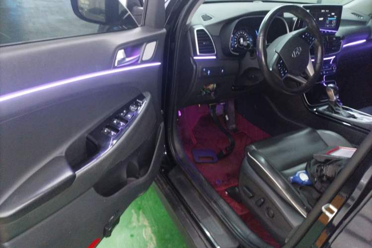 Used Hyundai Tucson 2019 280TGDi Dual-Clutch Two-Wheel Drive Fashion Edition China VI Standard Driver Seat