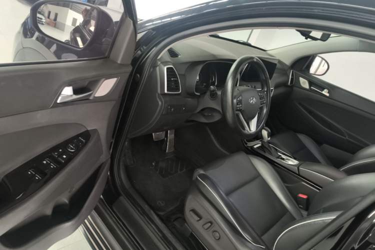 Used Hyundai Tucson 2019 280TGDi Dual-Clutch Two-Wheel Drive Smart Connect Version China VI Driver Seat