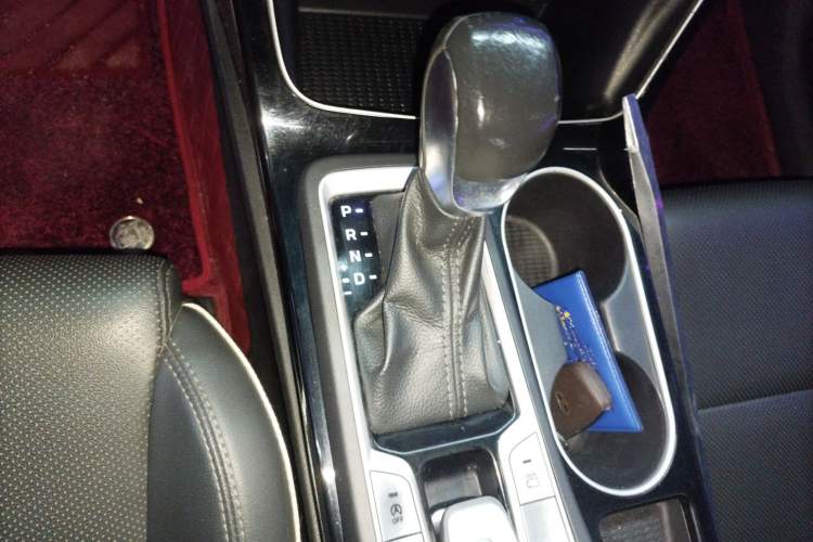 Used Hyundai Tucson 2019 280TGDi Dual-Clutch Two-Wheel Drive Fashion Edition China VI Standard Gear Lever